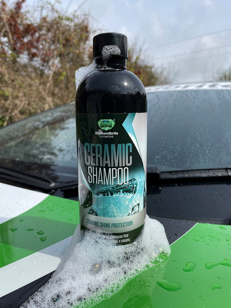 Diamondbrite Ceramic Car Shampoo, cleans, shines and protects car bodywork by adding a hybrid ceramic coating and hydrophobic water beading layer to the paintwork leaving a brilliant glossy shine Diamondbrite